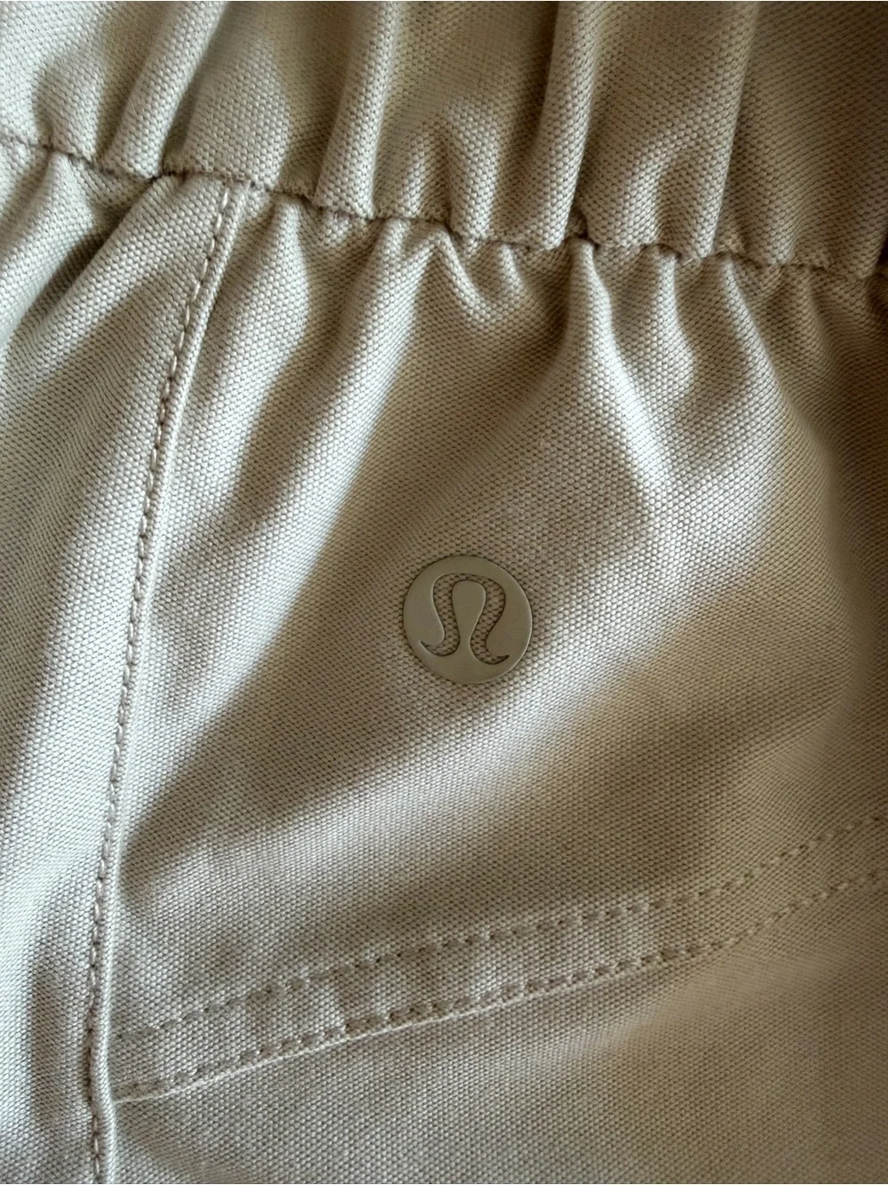 Lululemon Light Utilitech Cargo Pocket High-Rise Pant Natural Ivory size 28 - Picture 8 of 9
